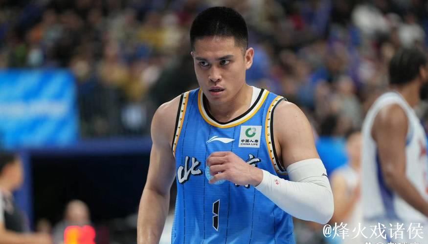 陈盈骏半场11分钟高效砍下21分，命中率惊人达八成七